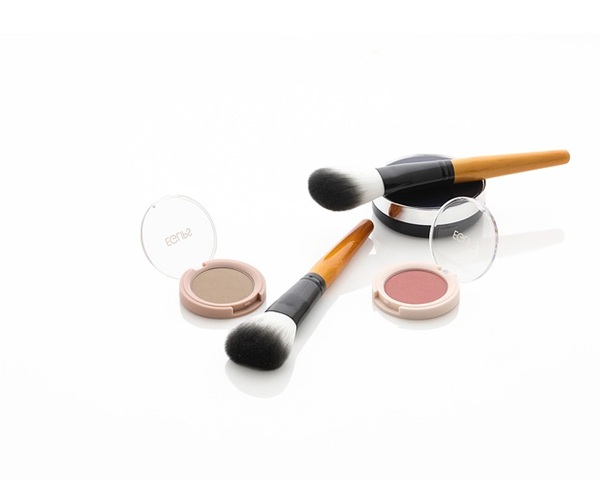 Tips Agar Tidak Asal Membeli Kosmetik Sebagai Produk Kesehatan dan Kecantikan