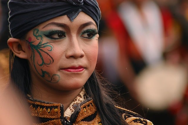 Diskusi Budaya, Mencintai Nusantara